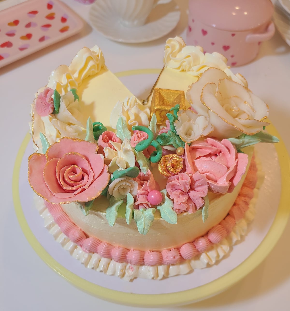 Best custom cakes in Springfield MO — beautifully decorated cake with pink buttercream roses by Jam and Crumb bakery